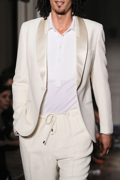 Look 5